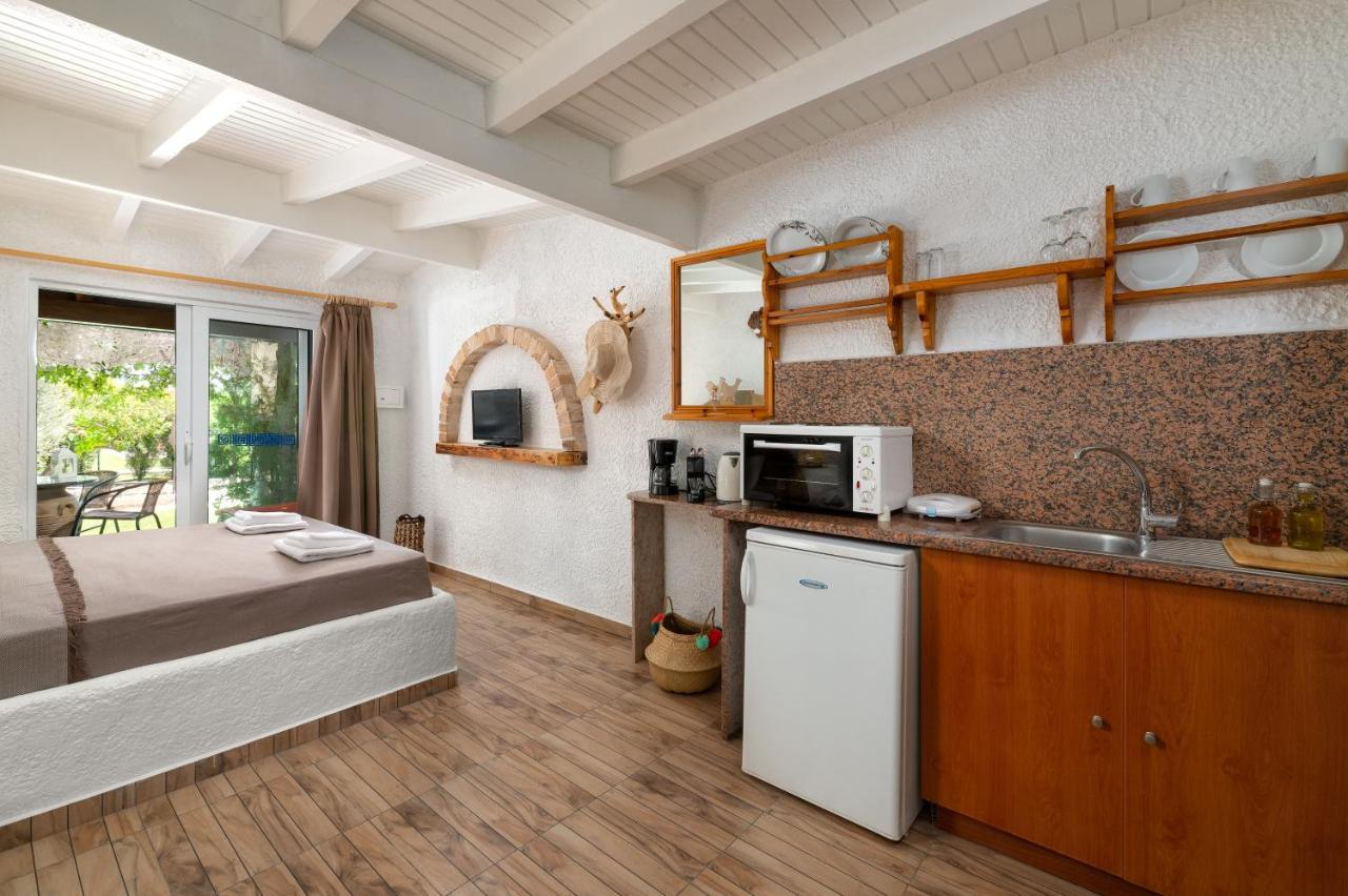 Elefteria Apts & Suites โคลิมเบีย ภายนอก รูปภาพ